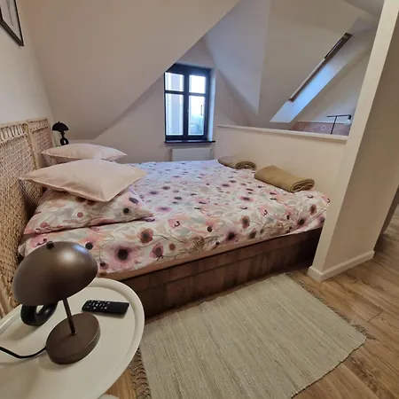 Annabel Jelenia Gora