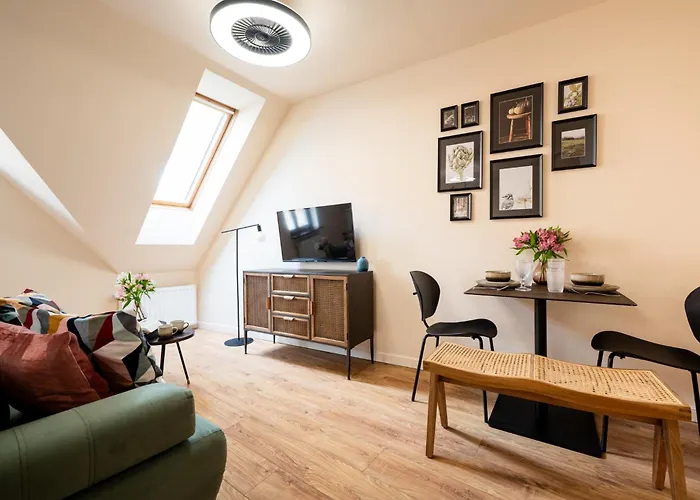 Annabel イェレニャ・グーラ