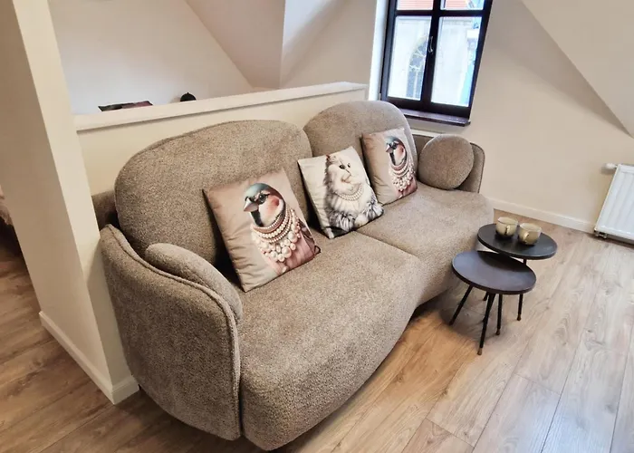 Annabel イェレニャ・グーラ